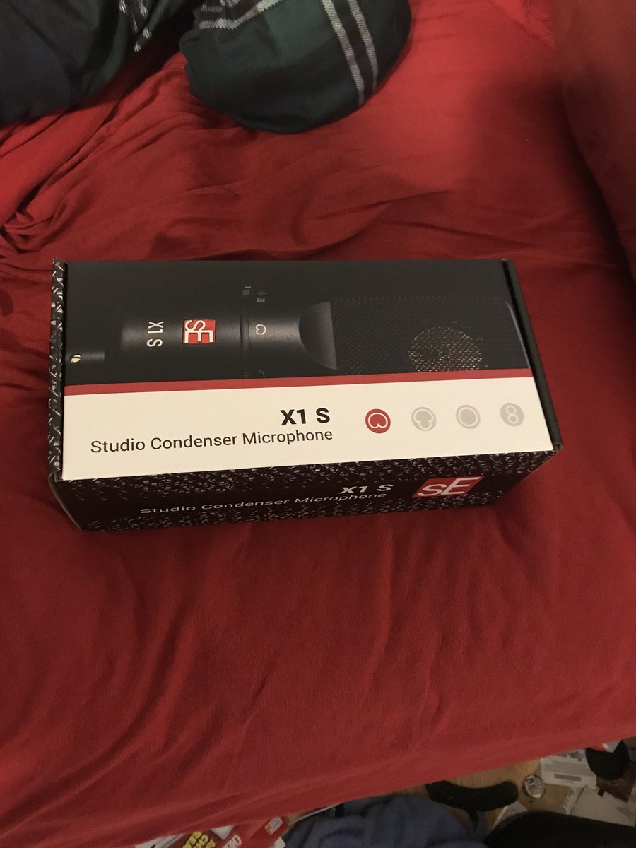 SuperlinkJ12's tweet photo. What I will reward myself with for finishing applications. Finally get to play with my birthday presents. #deadlinesapproaching https://t.co/Wb5a9mVqko