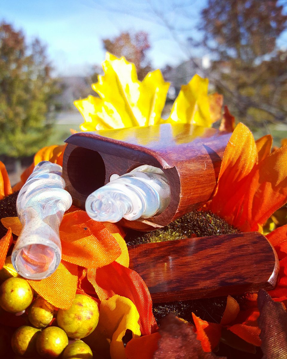 hitter_box's tweet photo. Chillum boxes available now, includes two hand crafted glass pieces. 
Get yours today at https://t.co/KrXLdwSl3S
#hitterbox #hitterboxcom #hitterboxlife #hitter #chillum #chillums #glasspiece #glassworks #autumn #fall #thanksgivingweek https://t.co/DP7e0Uli05