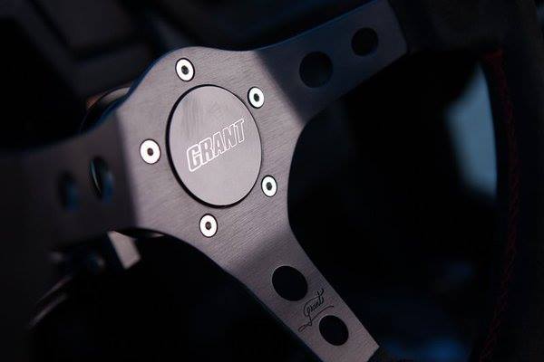 GrantProducts's tweet photo. Grant offers a huge variety of options from the classic old school style foam cushioned wheels to modern #racestyle #suedesteeringwheels https://t.co/CEUNcVDGj2