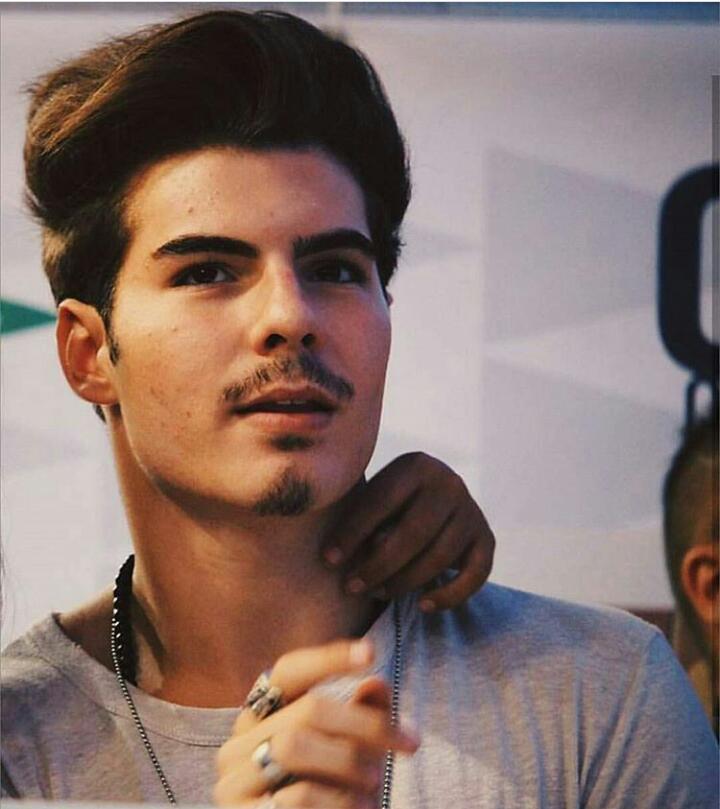 MichelleIsab3l's tweet photo. #FandomsXTeleton @GMLRSChile  quien como él 😍 https://t.co/pX9aXVJapH