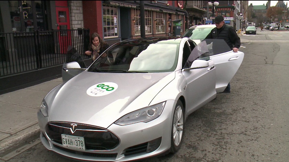 ctvottawa's tweet photo. CTV Ottawaโs @ClaudiaCTV talks to the team behind @eco_RIDES โ a zero emissions fleet up and running in Ottawa. #zeroemissions #ecoRIDES
https://t.co/2wDIBJ6Nns https://t.co/hBUxnhXVgl