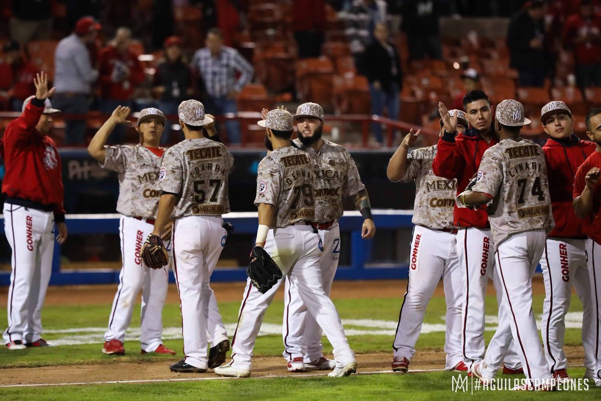 AguilasDeMxli's tweet photo. Charros vs Águilas - Juego 1 (21/11/17) 🇲🇽⚾️🦅🏆 #ÁguilasCampeones #VolandoJuntos https://t.co/BxGFUOKU1p