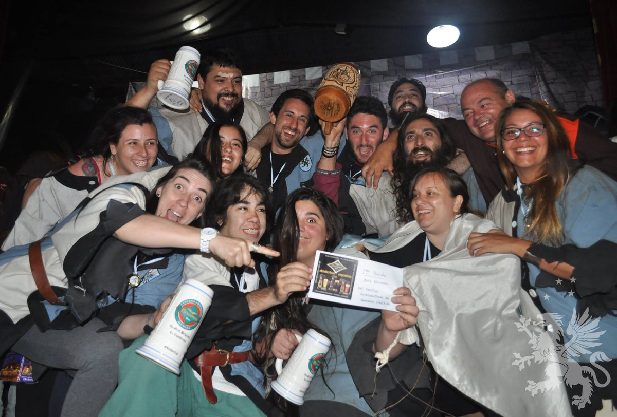 valherjes's tweet photo. Si si, esas son las caras de ganamos 50Lt de #birra ! #CopaBrunen #Cordoba #IMCF #CombateMedieval 💪🛡️⚔️ https://t.co/TZRszrEiPU