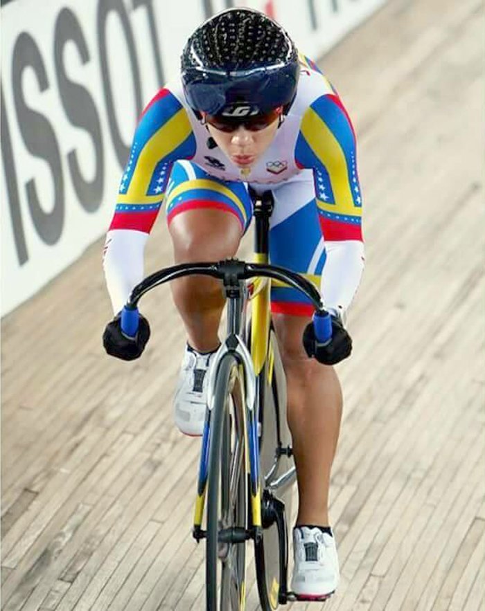 #Bolivarianos2017 #Ciclismo🚴Pista #JJBB2017
#Omnium♀Mujeres
🥇<a href="/AngieGonzalezGa/">Angie Gonzalez 🇻🇪</a>🇻🇪#Venezuela 145pts
🥈<a href="/LoreColme91/">Lorena Colmenares</a>.nares🇨🇴#Colombia 140
🥉Myriam Núñez🇪🇨#Ecuador 129
4ªPaula Villalón🥉🇨🇱#Chile 129
5ªElizabeth Vásquez🇧🇴#Bolivia