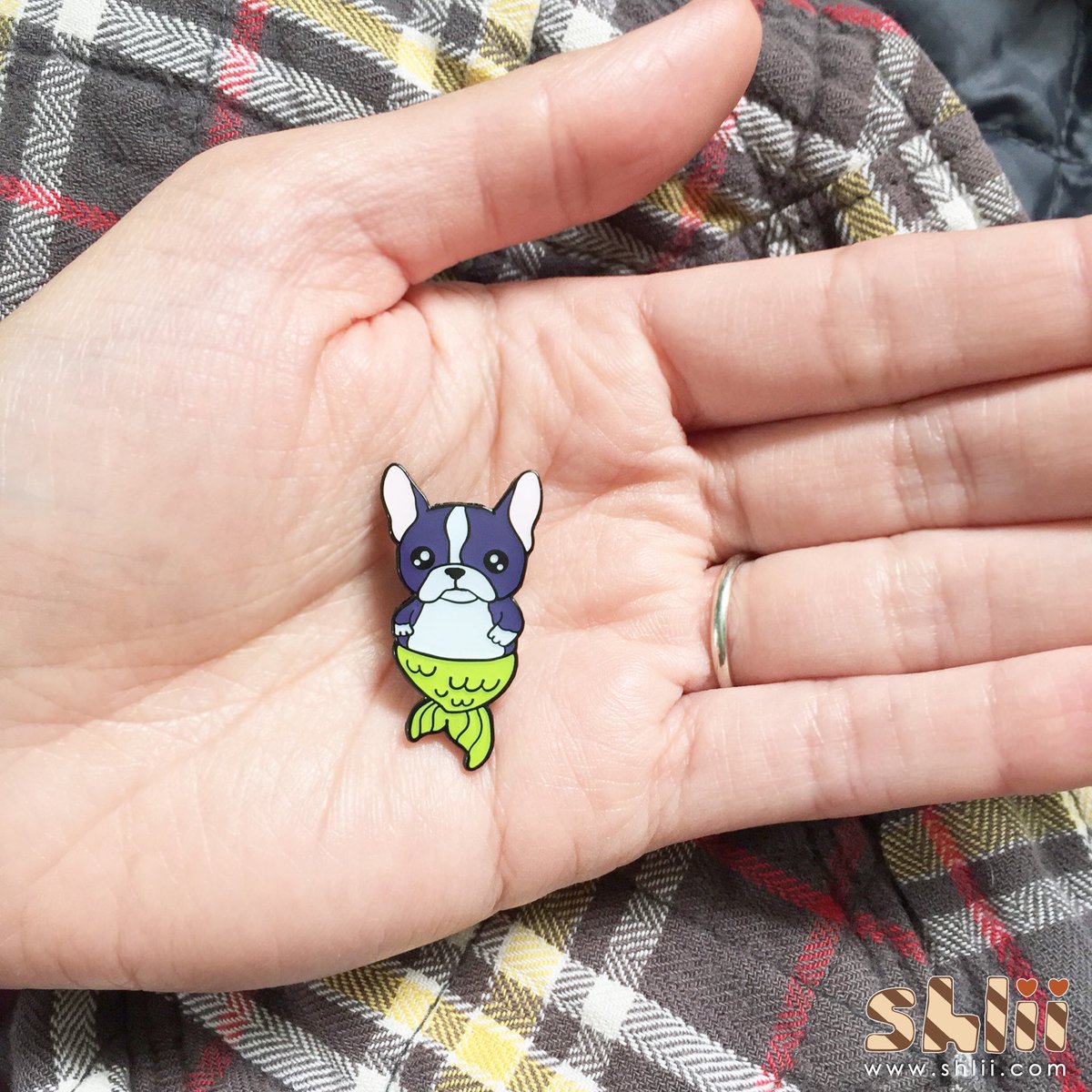 shlii's tweet photo. Available in my #etsy shop: Merboston Enamel Pins! #bostonterriergifts #mermaidpin https://t.co/oS4AkIrahk https://t.co/5HTSzNmH4T