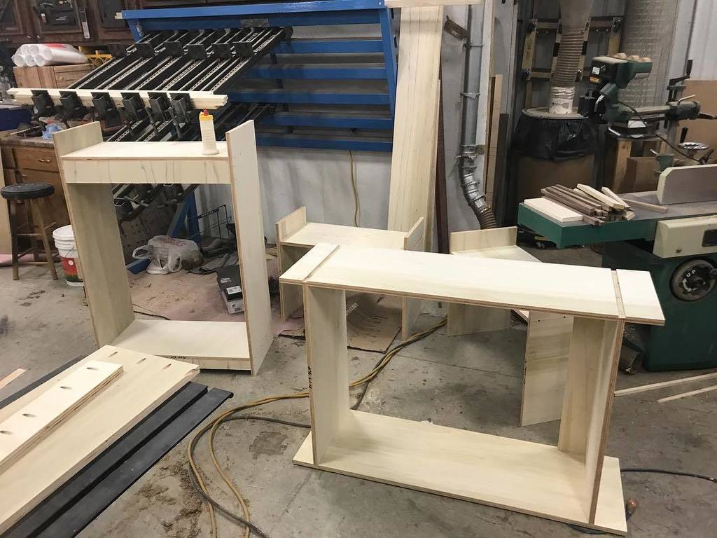 WorkshopAddict's tweet photo. Working on the hanging sections of the closets. The cabinet/closet program for the @shopbottools #cnc is a heck of a lot to learn. #wood #woodworking #workshopaddict #digitalfabrication #workshop #closets #cabinetry #construction https://t.co/1yd6c5SOt1 https://t.co/8BpbwUQo1v