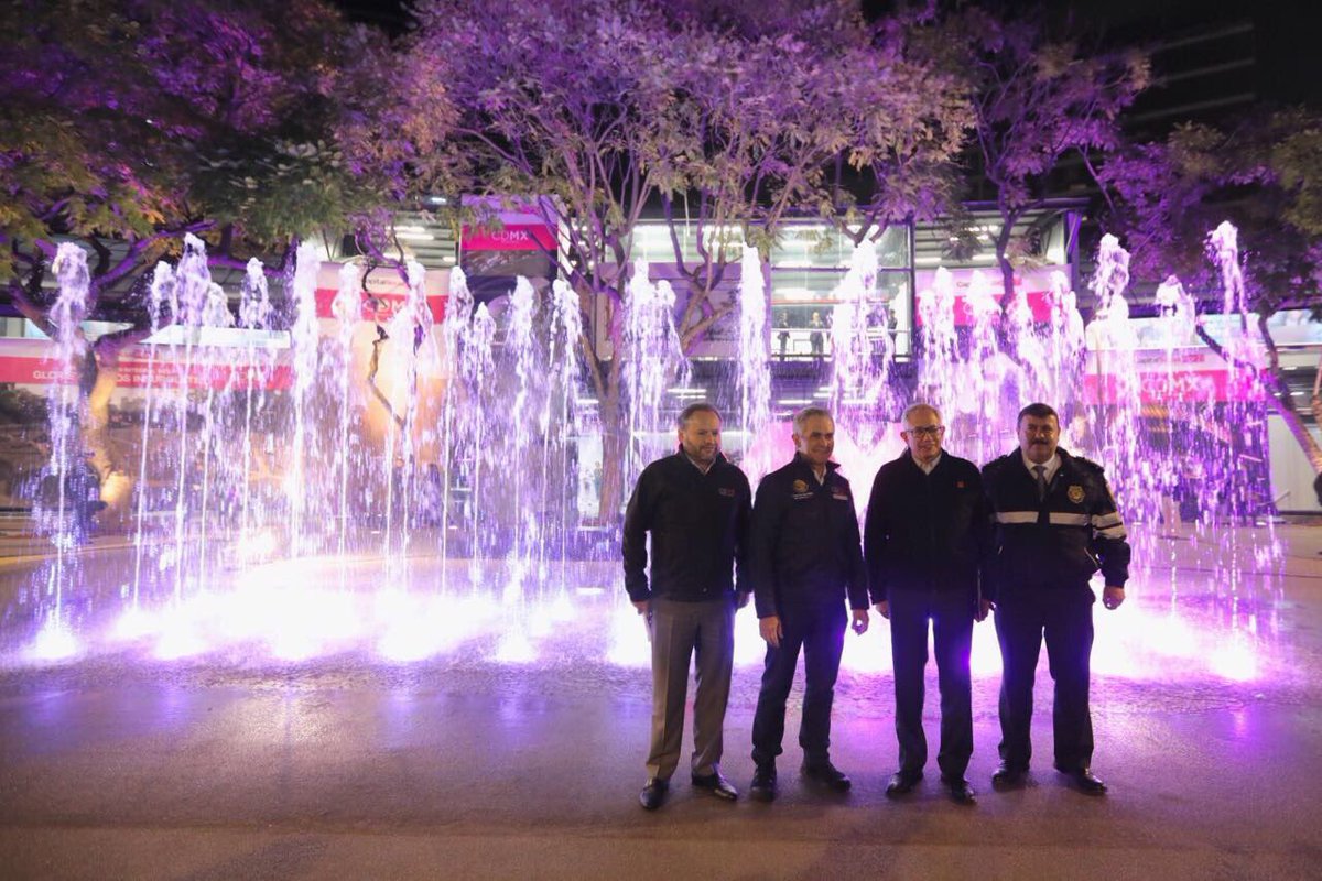 ManceraMiguelMX's tweet photo. Entregamos los trabajos de rehabilitación integral y sustentable de la Glorieta de Insurgentes, que beneficiarán a millón y medio de personas que la recorren a diario #mm https://t.co/7z0hiyui5F