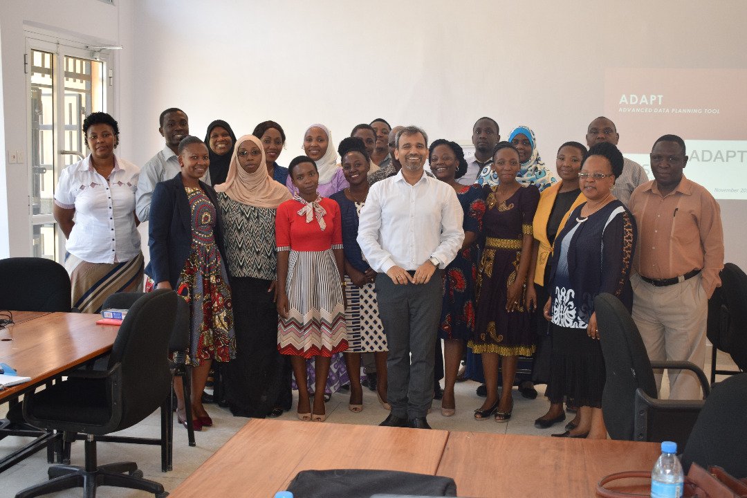 ChazRwige's tweet photo. @rajiv_r_in from @ContactPARIS21 with #ADAPT2 team of trainees at @dLabTz
#DataRevolutionTz #SDGs #DataRevolution
@NBSTanzania @MCC_Data @PEPFAR @StephenChacha https://t.co/y4R5sk2K4c