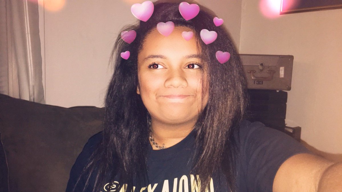 HALLIGRAMS's tweet photo. Hey guys😊I’m @ddaassiiaa 
-I’m 16 years old
-music means a whole lot to me
-I stan @alexaiono @EthanDolan @GraysonDolan 
-aannddd I’m https://t.co/5BZ2XBrzFk on insta😊
K bye😂 https://t.co/hXEhgyeqE2