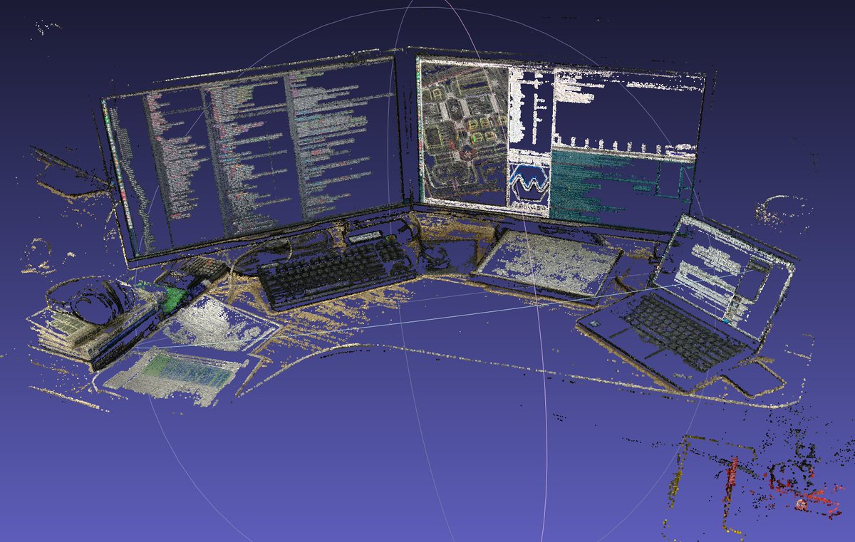 aohsato's tweet image. チュートリアル的にデスク3D復元． #colmap
iPhone撮影・ブレ写真込みだけど，崩れないなぁ．VisualSFMよりGUIも洗練されてるし，もうツールの域．