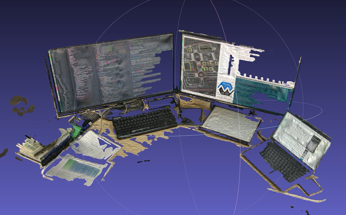 aohsato's tweet image. チュートリアル的にデスク3D復元． #colmap
iPhone撮影・ブレ写真込みだけど，崩れないなぁ．VisualSFMよりGUIも洗練されてるし，もうツールの域．