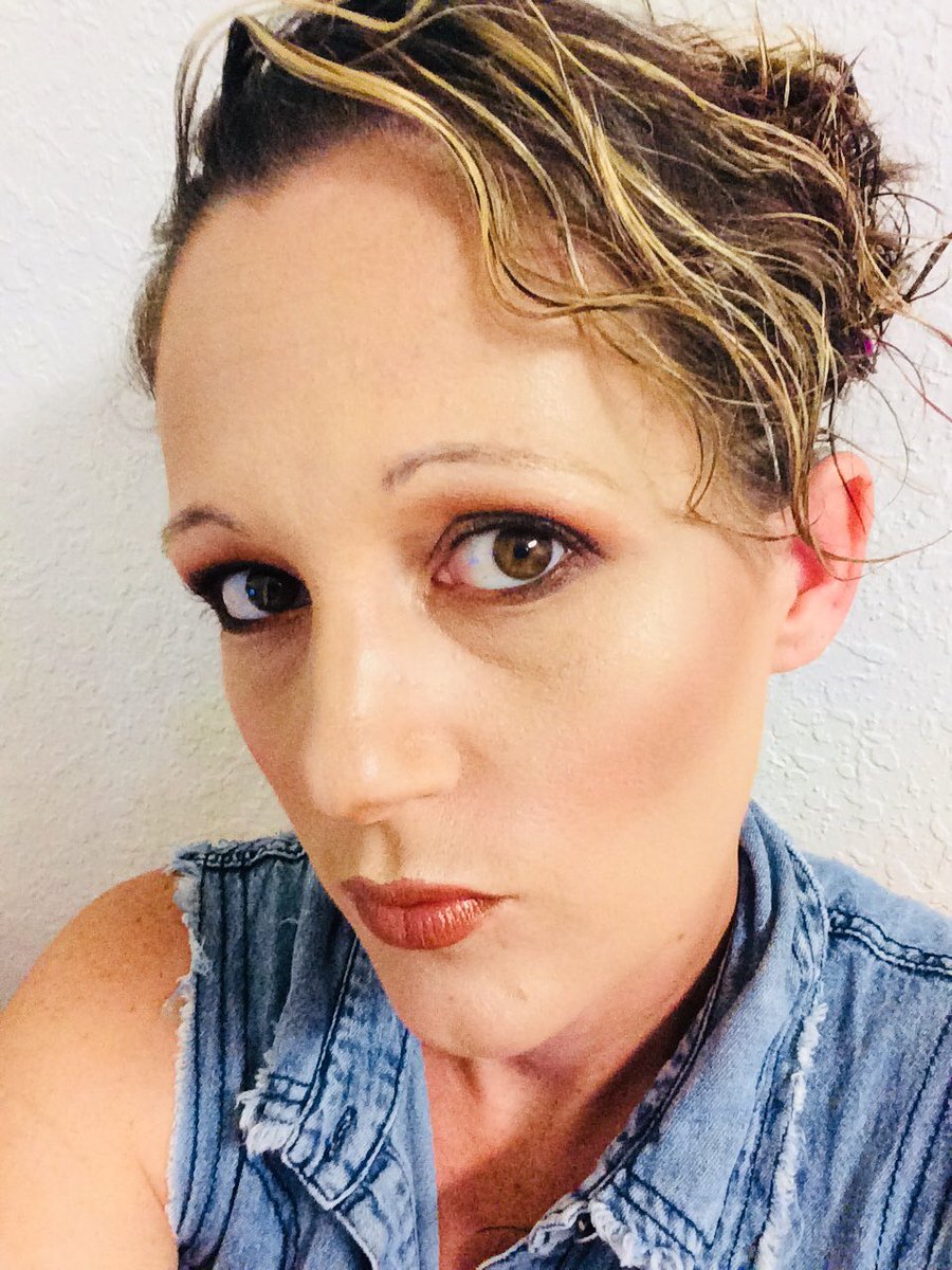CHRY5TYNA's tweet photo. @MarcBeauty @hungvanngo #entry #marcfam #MarcJacobsBeauty #FallsColors w/ #eye-conic #scandulous #740 #VelvetNoirMascara #MarvelousMousse #Instamarc #TheBronzeBrush https://t.co/sdjXunpjur