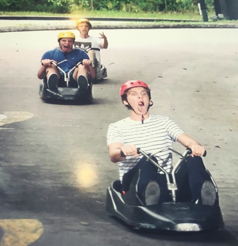 HarrowHKExpeds's tweet photo. The Harrow Hong Kong students exploring Singapore and making the most of their time outside the #THIMUN conference! @Harrow_HK @Sentosa_Island #Friendship #Exploring #ChilliCrab #NoSignBoard #Sentosa #Luge https://t.co/Btz3HcmG7g