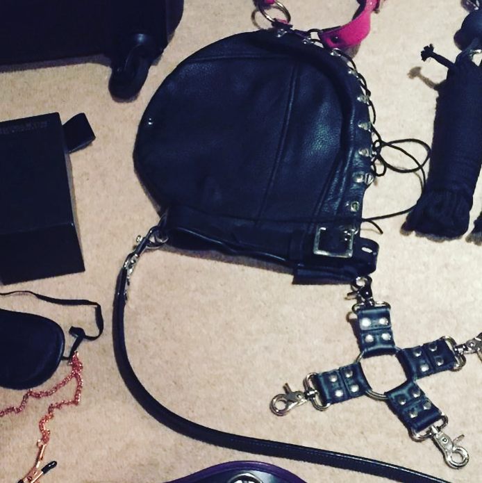 MistressSarah26's tweet photo. Hello ? Who wants toys 😊😊 https://t.co/5ygXdChhu1