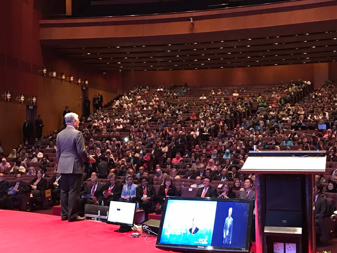 idrisjusoh's tweet photo. It begins today. Discussing the future of Higher Education in the era of the 4th Industrial Revolution. Malaysia Higher Education Forum 2017. #MyHEF2017 #SoaringUpwards https://t.co/qKJwdy1LX3 https://t.co/2lU0RGvWMg