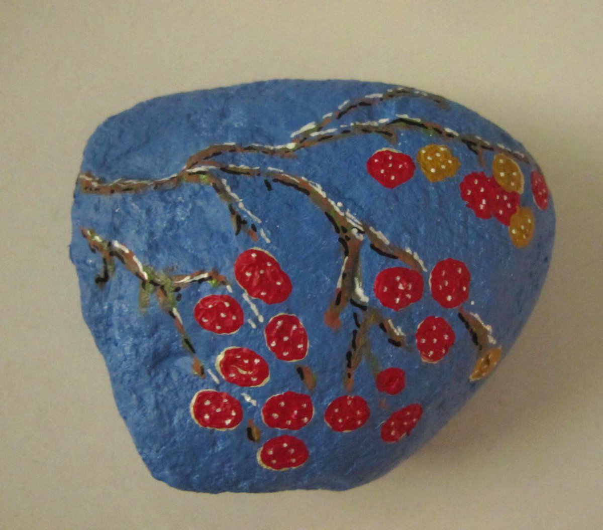 realcrownrose's tweet photo. A few more Winter painted rocks in progress, tops sealant coat will be done tomorrow #paintedrocks #realcrownrose #crownrose #tlrockspa #winterberries https://t.co/iRh6AoeqsG
