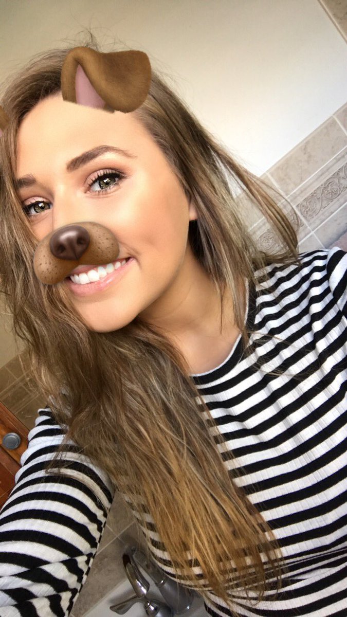 Lalalaurennnn__'s tweet photo. If you can't tell I got bored today https://t.co/FqgME3VpZm
