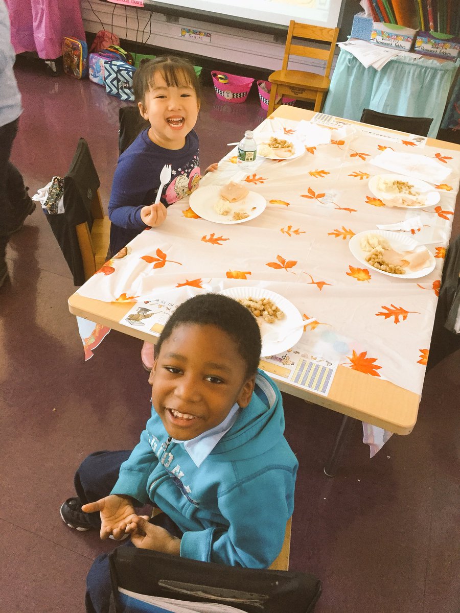 ps212k's tweet photo. #moretobethankfulfor #HappyThanksgiving2017 #ShareSomeGreatNews #millionactsofgood #wednesdaythoughts #BeExtraordinary @CarmenFarinaDOE @UFT_BKOffice @NYCSchools @PS212PTA @cjsmom01 @RinaHorne1 @D21_Community @RinaHorne1 @CSABKLYN @MarkTreyger718 https://t.co/a1Go7GLTeP