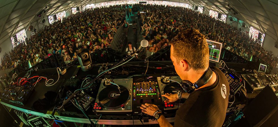 CervantesDenver's tweet photo. #DJZTrip is joining us for Cervantes’ 15th Anniversary Celebration!
Catch his show with @chriskarnsmusic, @mikeythunder101 and #GingerPerry at Cervantes' Other Side on Saturday, January 13th. https://t.co/Z1sQdljyck