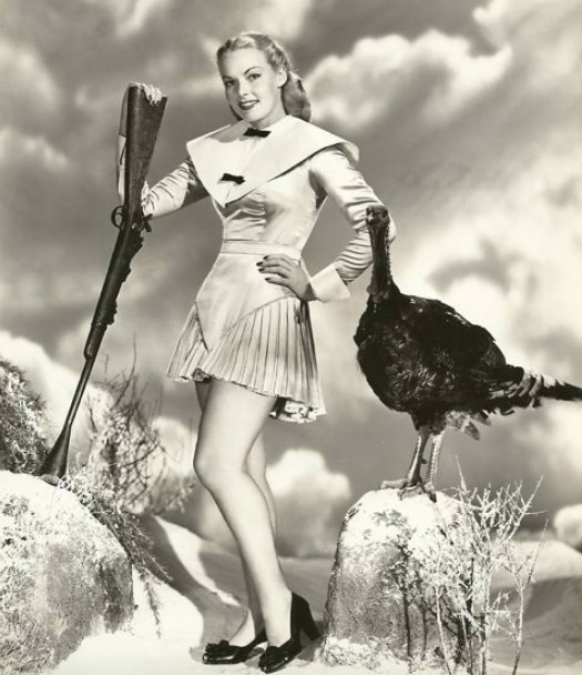 My favorite subgenre of old Hollywood Thanksgiving photos is Starlets in Sh...