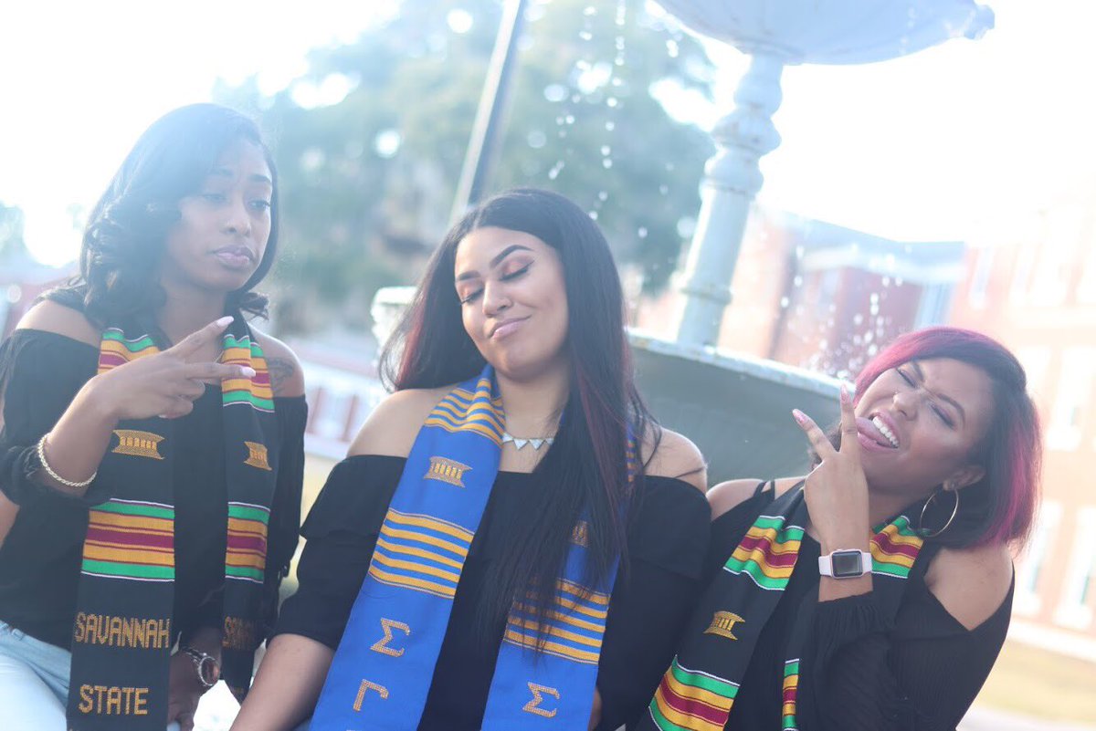 _LifesChangess's tweet photo. Ohh and I got my day ones #Dec9th #HBCU #SSUGrads 💕 https://t.co/HxDoaiCYdj