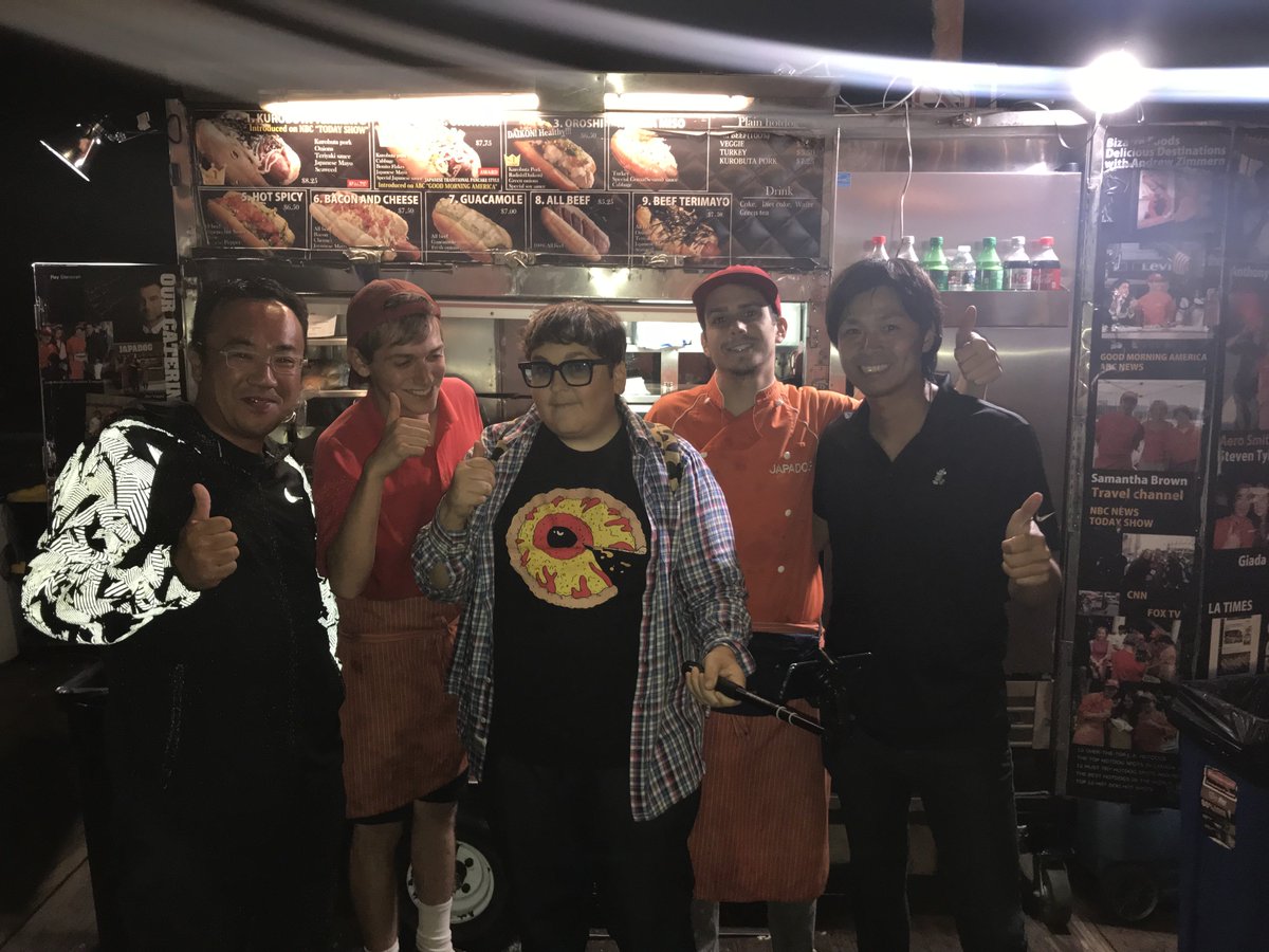 Hi Everyone! We recently had an unexpected encounter with an awesome guest near our JAPADOG Santa Monica location, in Californian. To everyone's surprise, we spotted Andy Milonakis, the mega-talented and renowned comedian, passing right by our food cart. Thank You!!