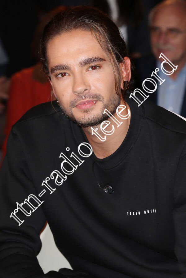 DPSRm9pX4AEYzX_.jpg (600×899)