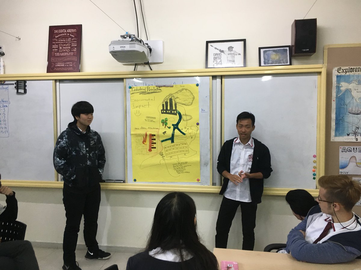 Students explaining the Industrial Revolution through an infographic. #GoISNS