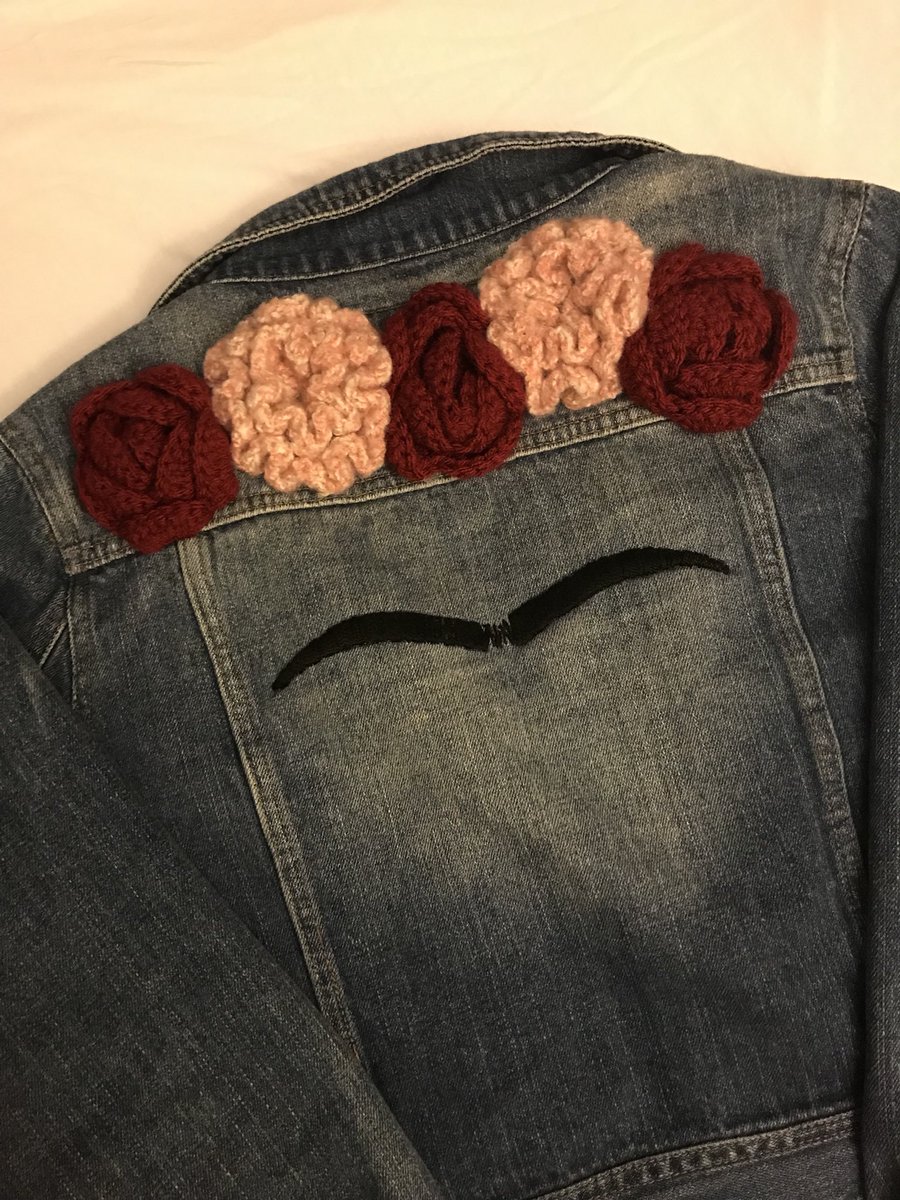 uniquely_bound_'s tweet photo. Wearing my Frida Kahlo jacket today got me feeling FEARLESS https://t.co/nxnbqlwZTK