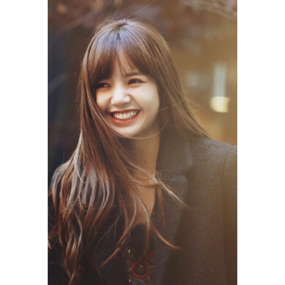 LizPurpleHeart's tweet photo. กำลังใจของพี่😂แพ้รอยยิ้มน้อง😊😘
#LISA #BLACKPINK https://t.co/y7IRDroXx5