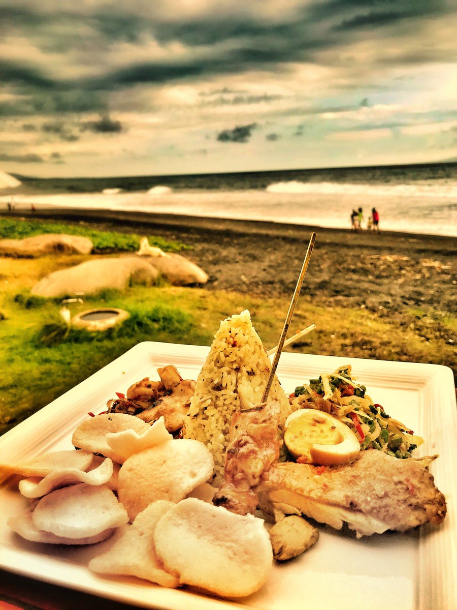 Happy Thanksgiving Day to all my friends, families and friends who now considered as family....This is the time to be thankful for all the blessing we all have....#thanksgiving #blessings #food #beach #photo #HappyThanksgiving
