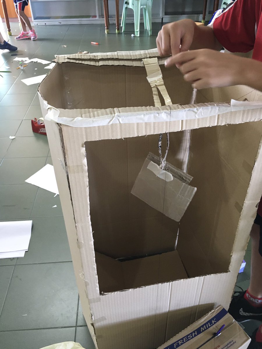 Claw machine in progress... 😮 #globalcardboardchallenge  #risrocks