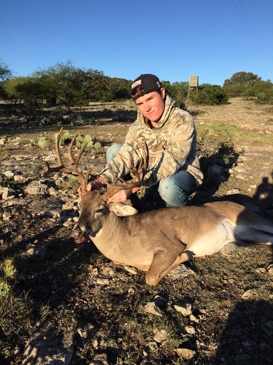 double_C_ranch's tweet photo. Nice back taken today at the LXBIV. #16pt #RockSprings #Stigler https://t.co/R3F8LUW27B