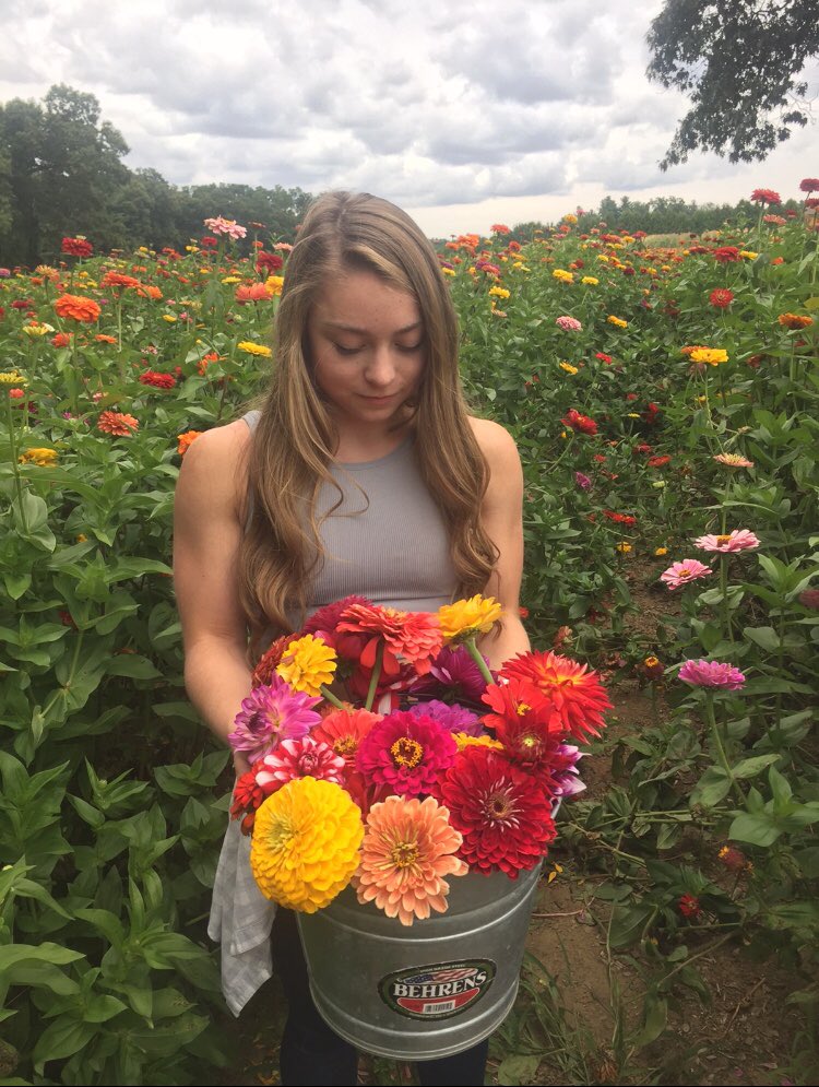 Erinbeane123's tweet photo. Happy birthday to my beautiful sister! Hope your day was as wonderful as you! ❤️😘🎂 https://t.co/yMAMmRocRZ