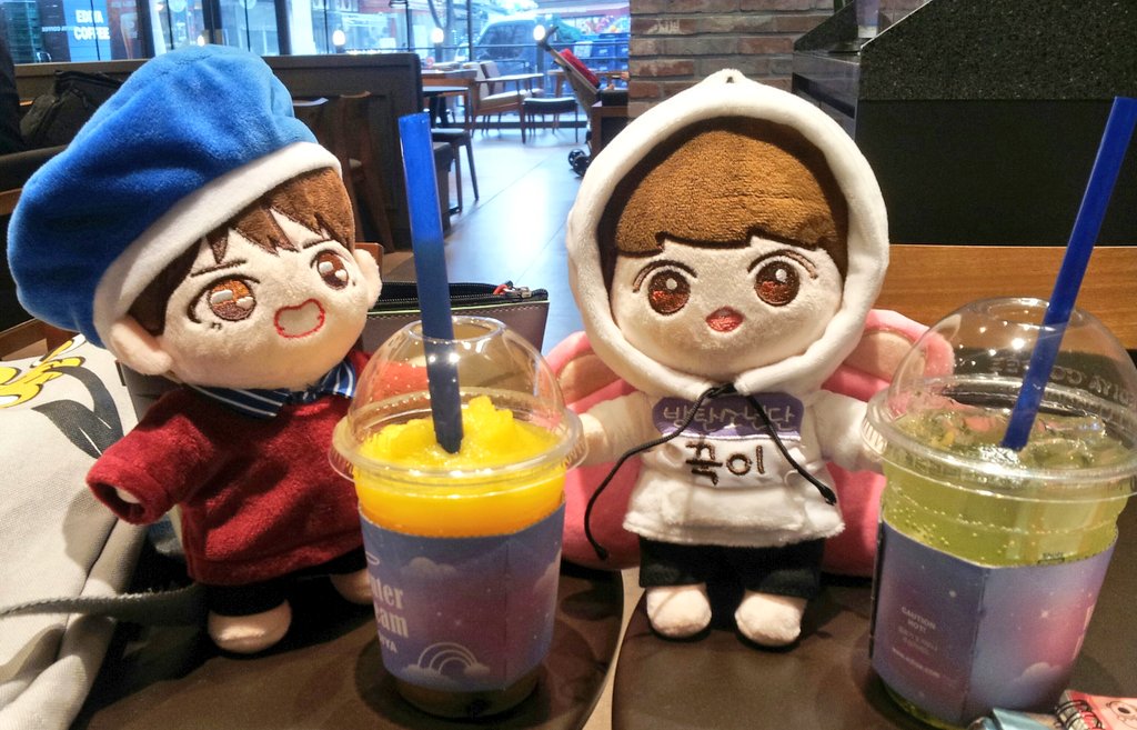 goldjk0613's tweet photo. 태형이와 정국이의 첫 나들이🐰🐯
#아카꾹  #쪼꼬태태 https://t.co/1sjA9yAsnF