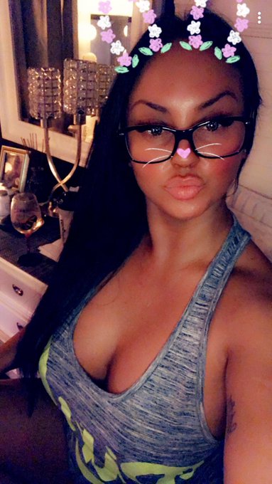 😘😘😘😘 https://t.co/aTirsFHG1a<a href="/tag/staytuned"class="tags"><span>#staytuned</span></a>