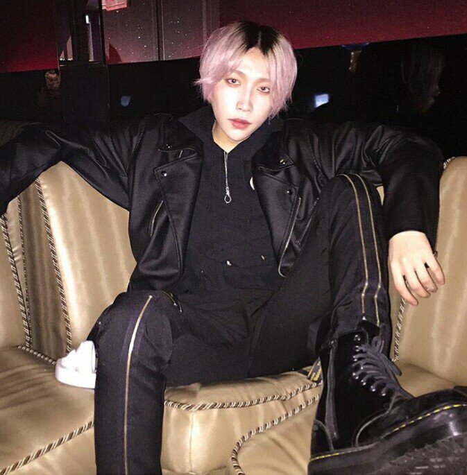 ⠀⠀⠀⠀⠀⠀⠀⠀⠀ ⠀
⠀⠀⠀⠀⠀⠀⠀⠀⠀⠀ 美しさの裏側

⠀⠀⠀⠀⠀⠀⠀⠀⠀❛ᴛʜᴇ ʀᴇᴠᴇʀsᴇ sɪᴅᴇ
⠀⠀⠀⠀⠀⠀⠀⠀⠀⠀⠀ ᴏғ ʙᴇᴀᴜᴛʏ❜

⠀⠀⠀⠀⠀⠀⠀⠀⠀