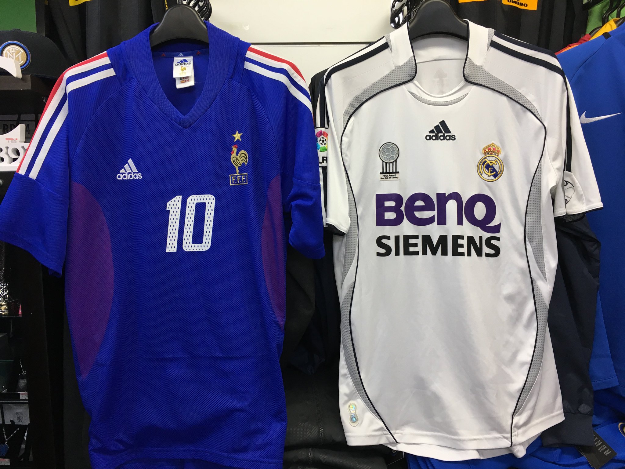 サッカーショップfcfa 実店舗open 営業時間 11時 18時 公式サイトopen Na Twitteru レアルマドリード レジェンド ユニフォームも到着 レアル マドリード 06 07 Home ベッカム フランス代表 02 04 Home ジダン レアル06 07