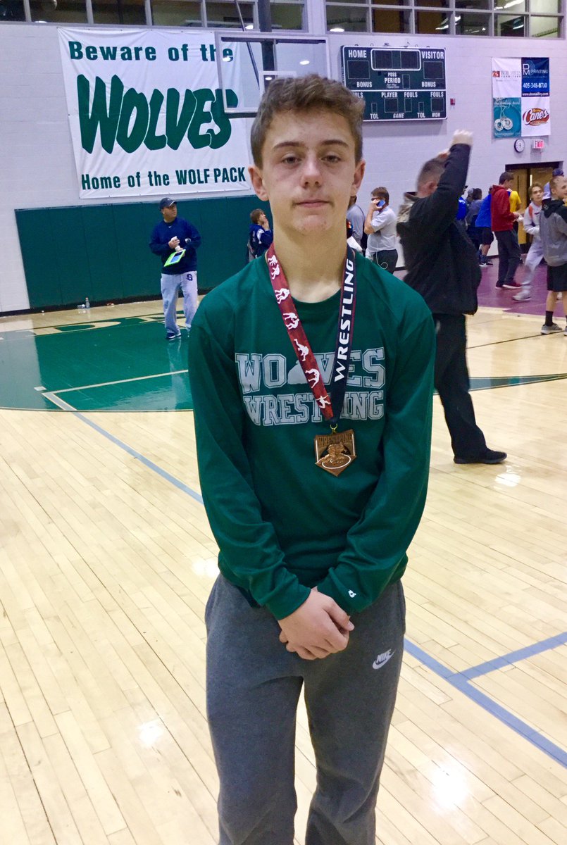 Hooksdaddy21's tweet photo. Congrats to my boy, Micah! He went 4-1 today, with all wins by pin,at the Edmond Pre-Turkey Open taking 3rd Place! He is getting better every week! I am so proud of his effort and work ethic! Now it’s time to enjoy Turkey Day! https://t.co/eTk5bvnEas