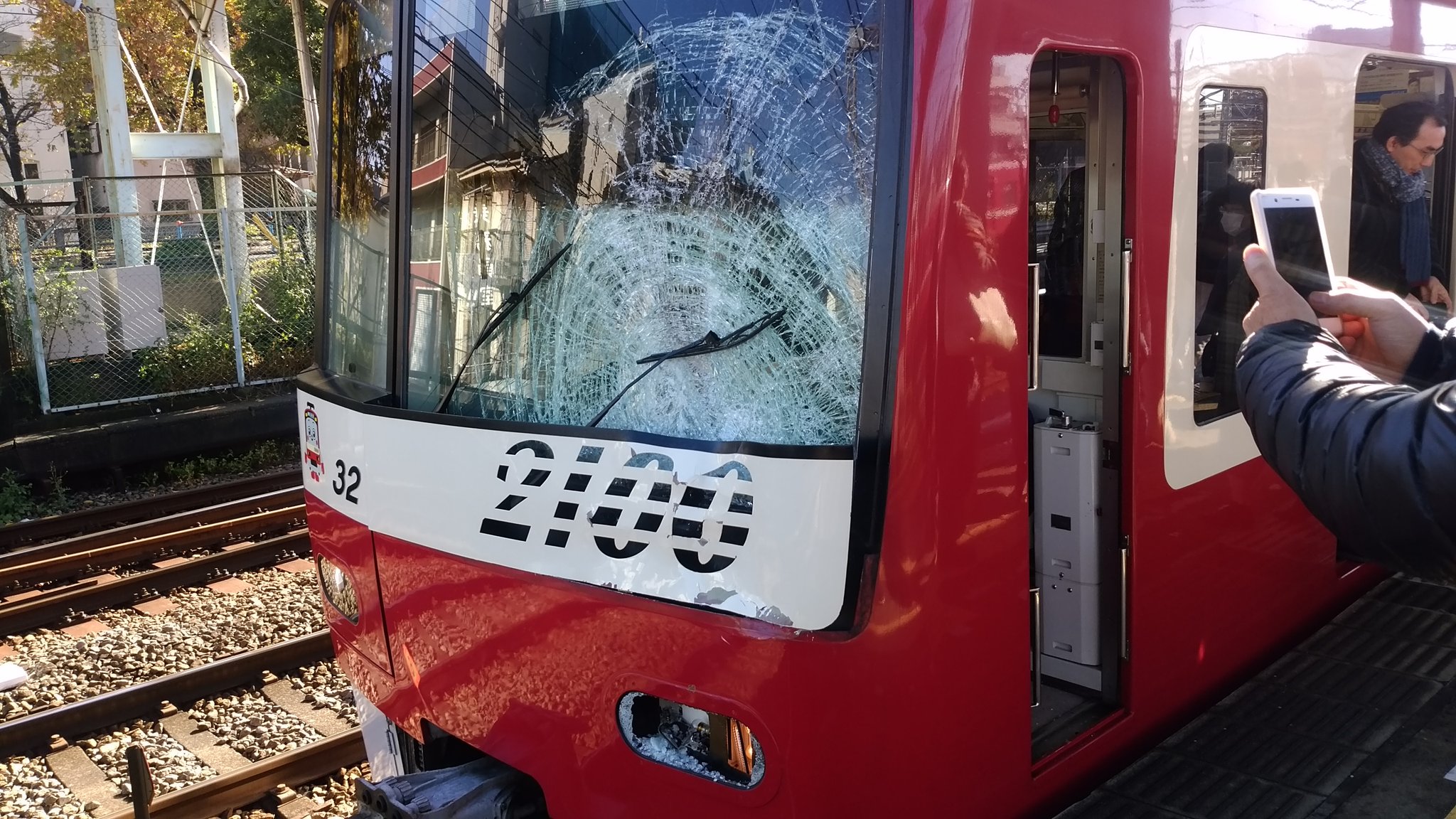 マサト 京急人身事故の 該当は2125編成の8両目2132号車です T Co Wdsevtxiri Twitter