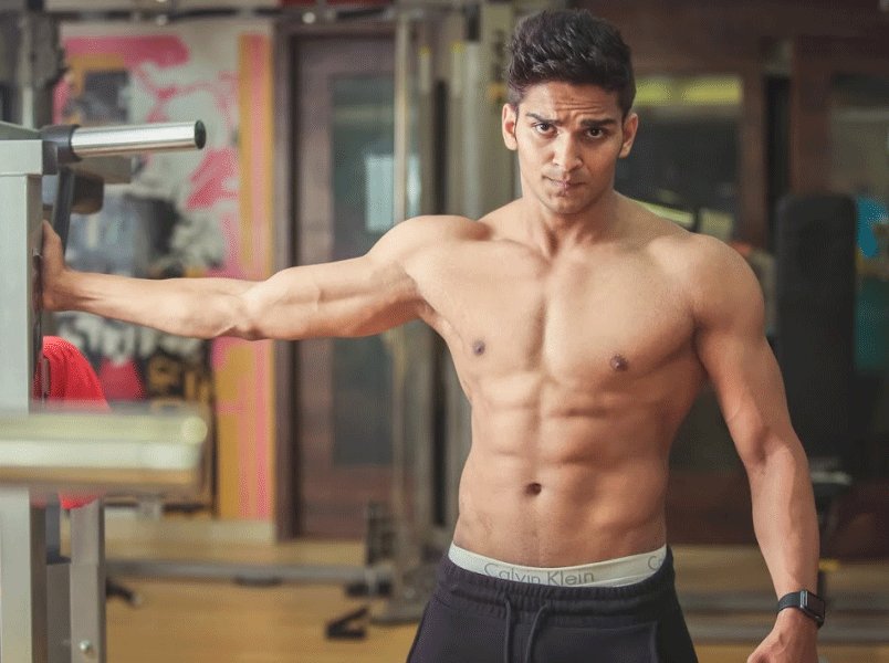 mobiefit's tweet photo. Dilip Patel in the house! This #mumbai stud has been turning heads ever since his #bodytransformation from skinny to fit. Here's a peak at Dilip's workout schedule and the secret behind his amazing body https://t.co/JU5NzmgNrp
#mobiefit #fitnessicon #getfit #workoutsecrets https://t.co/fmNNe97xmd
