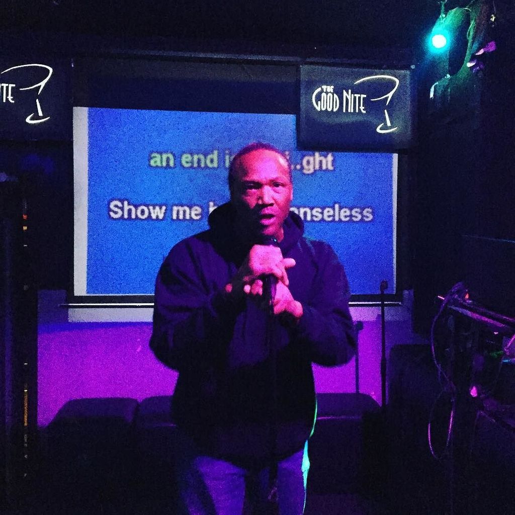 TheGoodNite's tweet photo. Karaoke starts soon!! What are you singing??! #karaoke  #noho #northhollywood #thegoodnite #drinkspecials https://t.co/EekPMsWbEN https://t.co/o6oNykKVhC