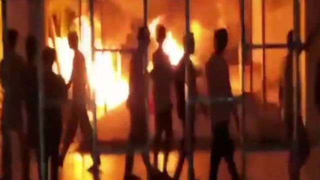 rnapoint's tweet photo. Violence breaks out at Sathyabama University after student commits suicide
Read @ https://t.co/MtqfiAVbWK
#sathyabamauniversity  #Violence  #Chennai #newsexpress #breakingnews #Gismaark #rnapoint https://t.co/pzfI1tCQG0