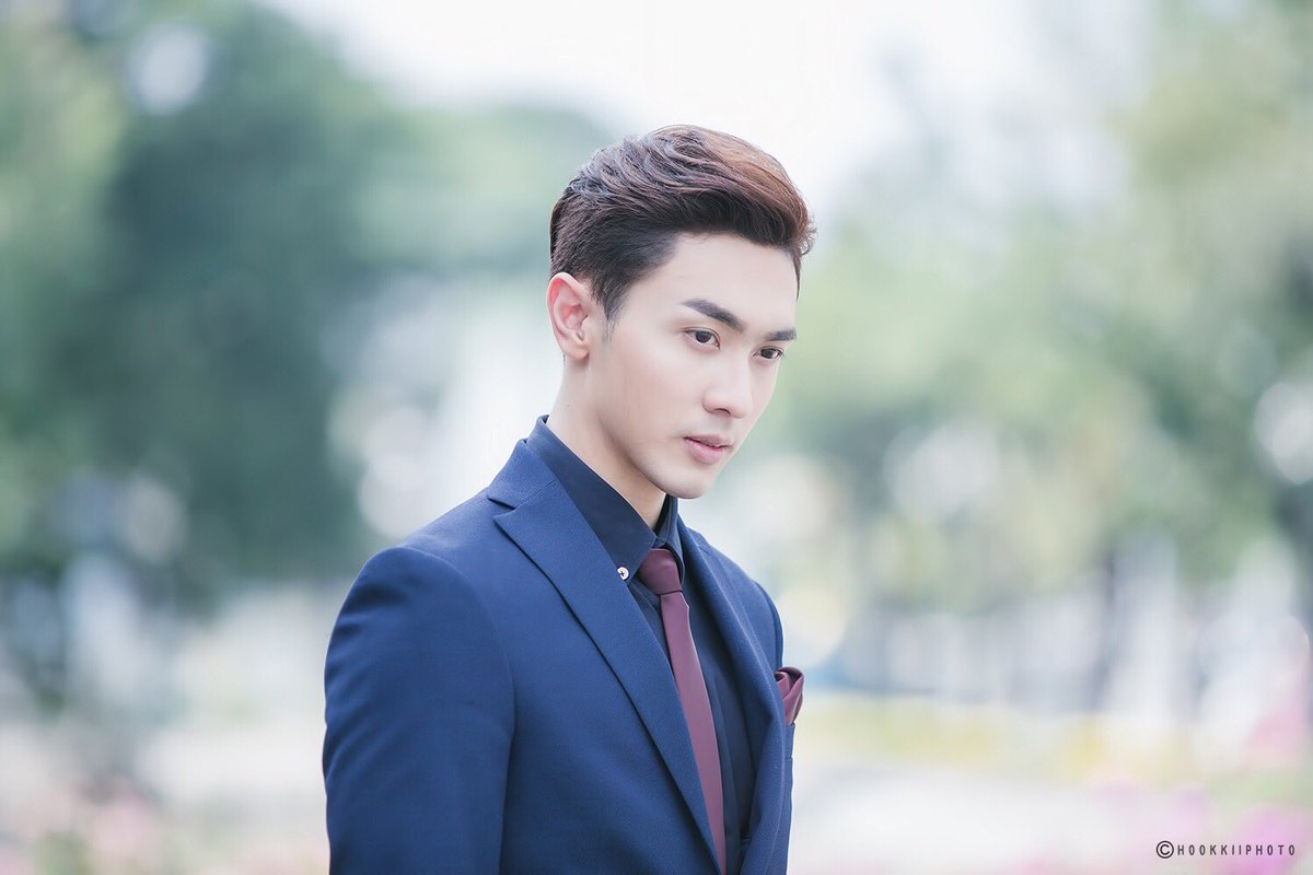 NatthewClub's tweet image. [Pics] 15.11.17 @nat_thew มอบเงินจากรายการ #เปลี่ยนหน้าท้าโชว์ #SingYourFaceOffSeason3 ให้กับมูลนิธิสายใจไทย by Hookkii #2