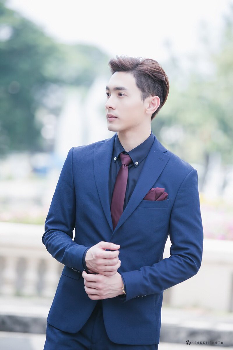 NatthewClub's tweet image. [Pics] 15.11.17 @nat_thew มอบเงินจากรายการ #เปลี่ยนหน้าท้าโชว์ #SingYourFaceOffSeason3 ให้กับมูลนิธิสายใจไทย by Hookkii #2