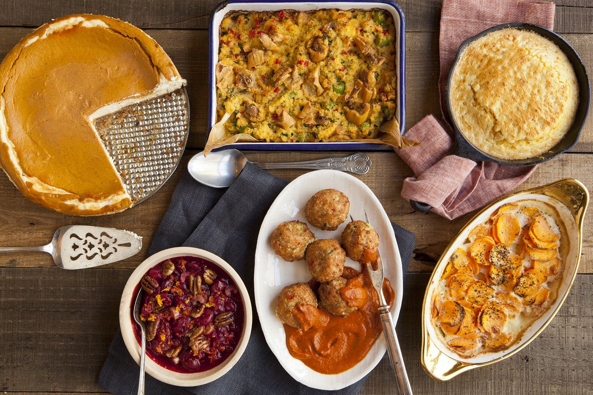 There's still time to make #Thanksgiving side dishes. Chef Jack Gilmore offers a bevy of beauties at Field &amp;  Feast: tiny.cc/turkeydaysides