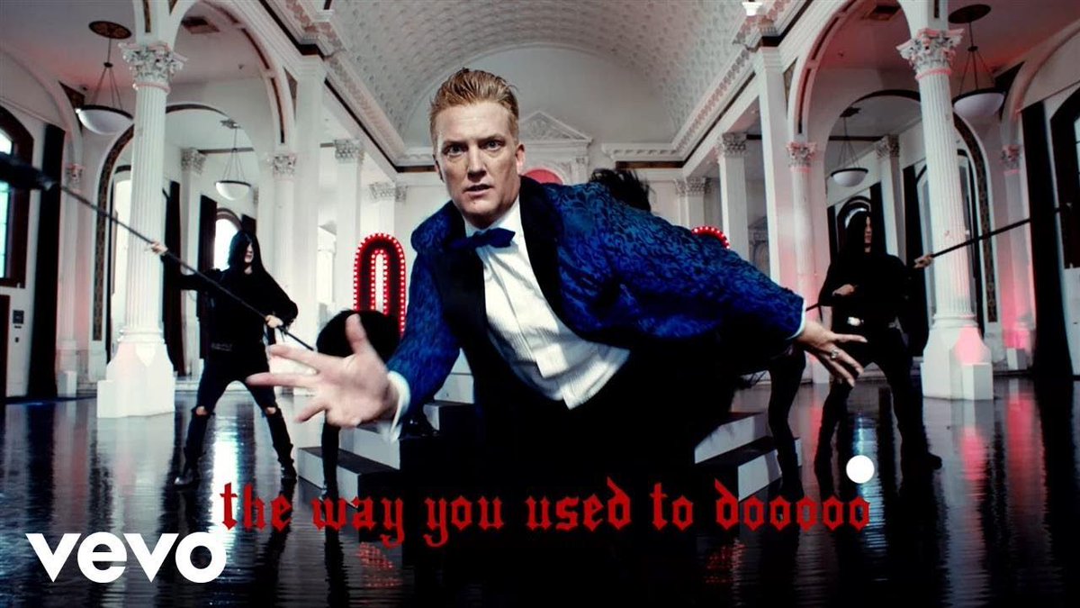 Háganse un favor, vayan por su bebida favorita tomense 4 min y vean bailar al sexy Josh Homme en el nuevo video de Queens of the Stone Age
De nada... 
buff.ly/2A0HKkc