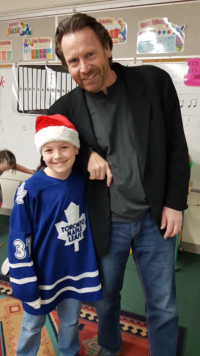 WPEschool's tweet photo. It was an exciting day here today! Look who dropped in to  celebrate @1BookRD and Rebel Glory! @BrouwerSigmund @rdpschools #storyninja https://t.co/izqcDHvBJV