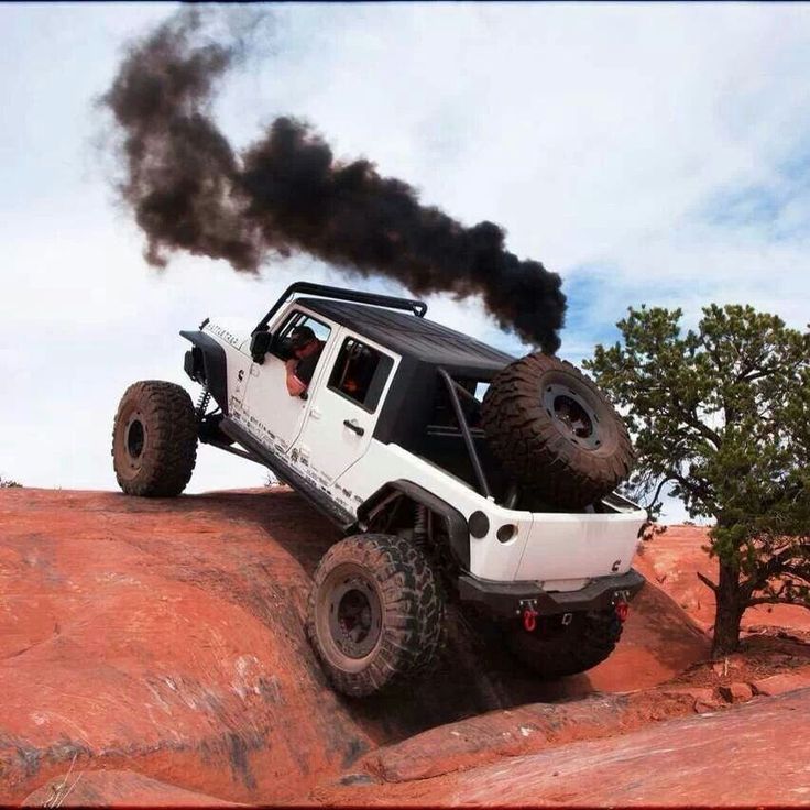 DIRTYMAX760's tweet photo. @AllenGreen3 Have u seen a Jeep cummins well here she is #sootin #diesel https://t.co/mrQF3LGbaK