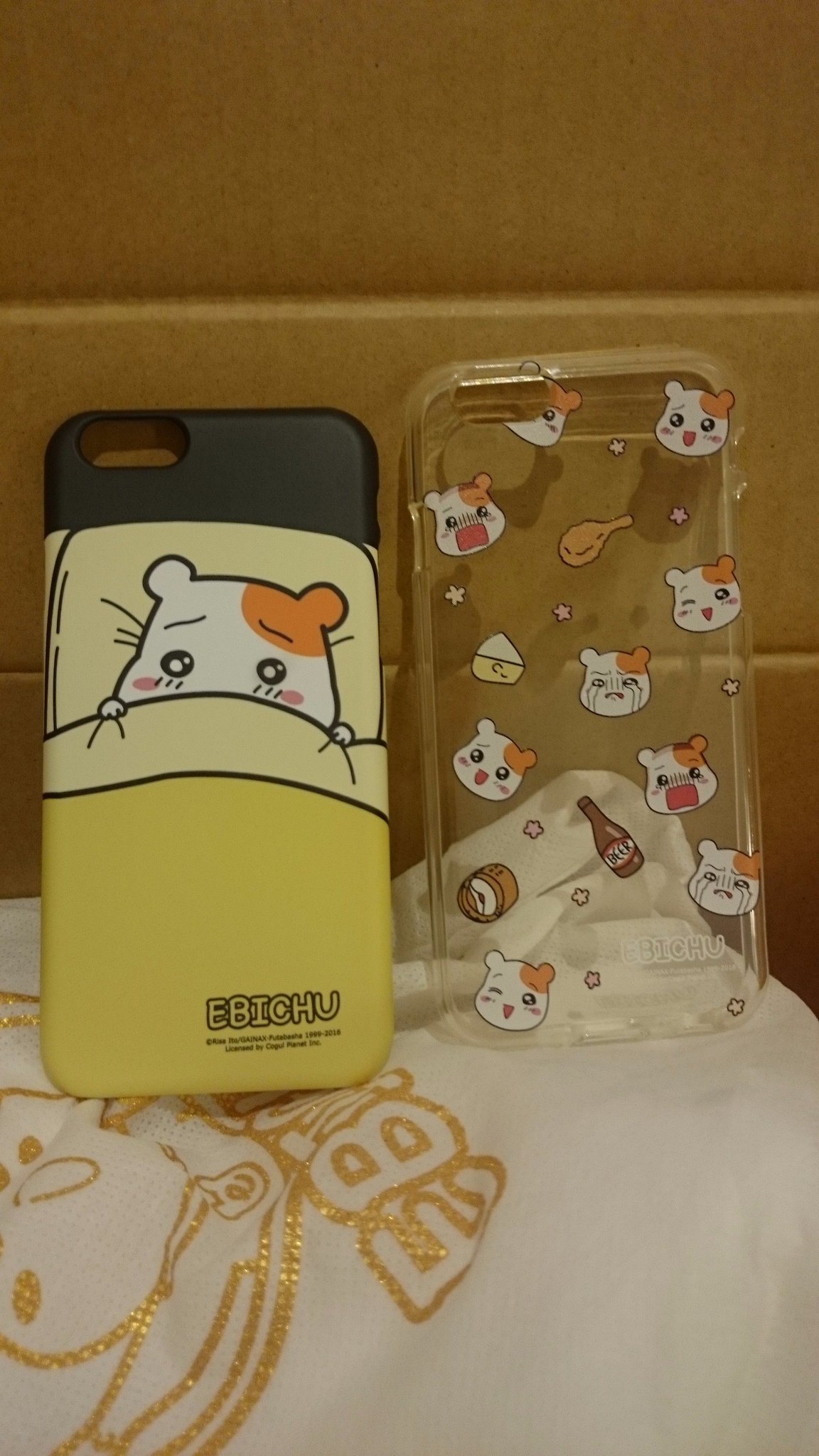 伊藤理佐応援団 Ar Twitter 画像は 昨年手に入れたおるちゅばんエビちゅのスマホケース 今日オープンした渋谷のエビちゅポップアップストアにも 数量限定でスマホケースが売られているようです エビちゅ おるちゅばんエビちゅ えびちゅ 伊藤理佐デビュー30